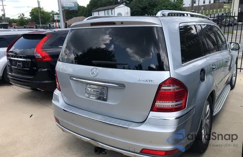 2010 Mercedes-Benz Gl 450 4Matic z USA, uszkodzony, nr VIN 4JGBF7BE7AA538923